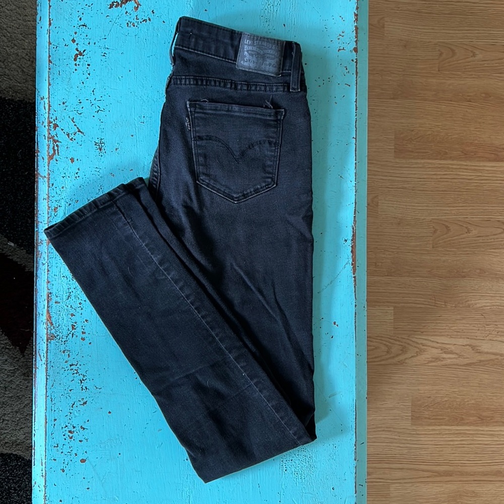 Levi Women’s 711 Black Skinny Jeans